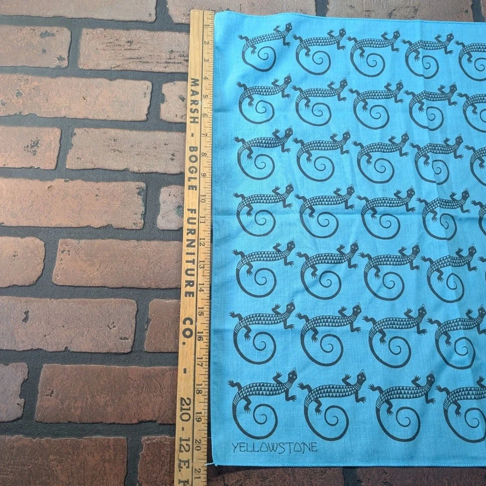 Vintage 1981 Yellowstone National Park Lizard Bandana Aqua Blue Southwest Images